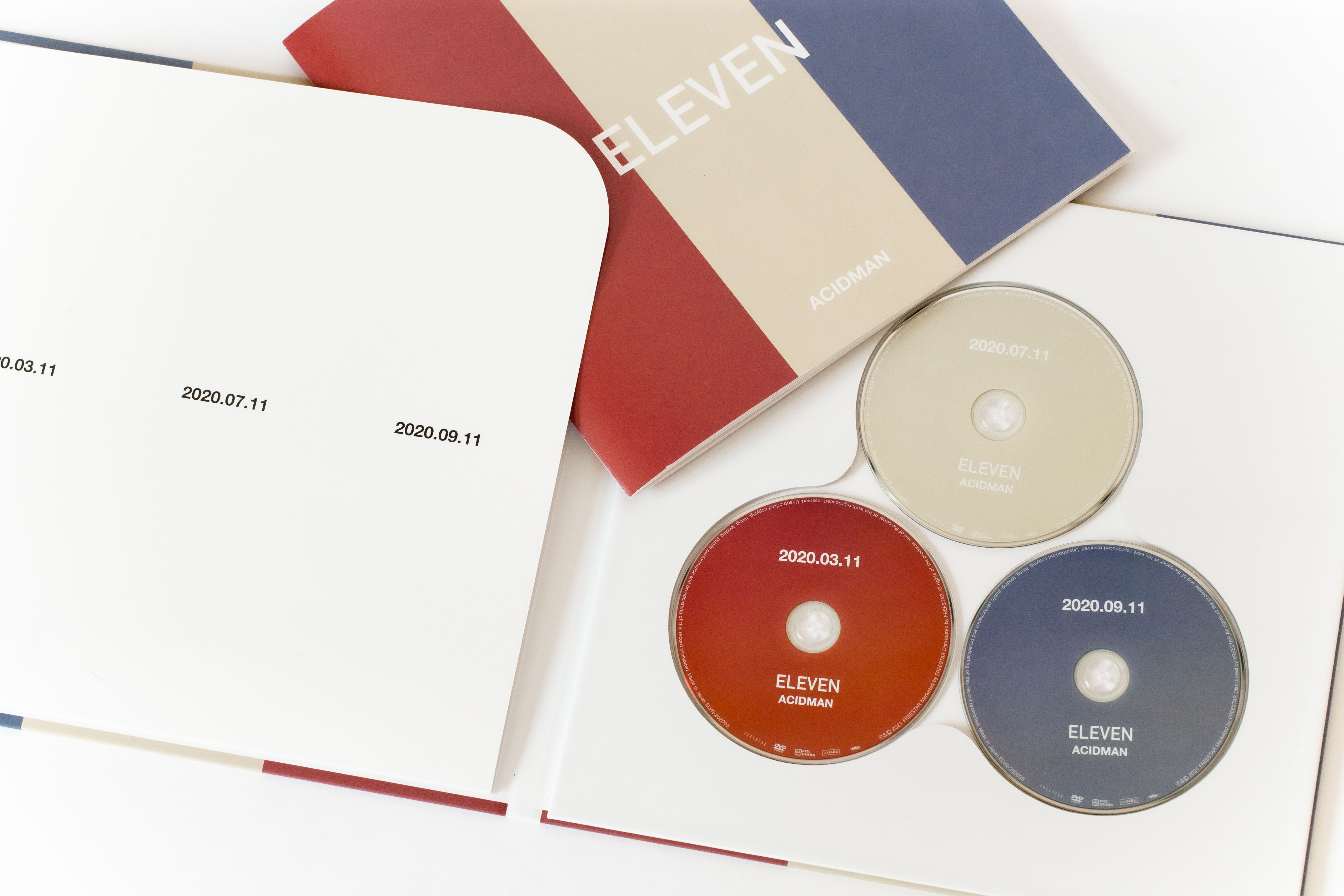 昨年の配信ライブをまとめた3枚組DVD「ELEVEN」パッケージ写真＆特典 